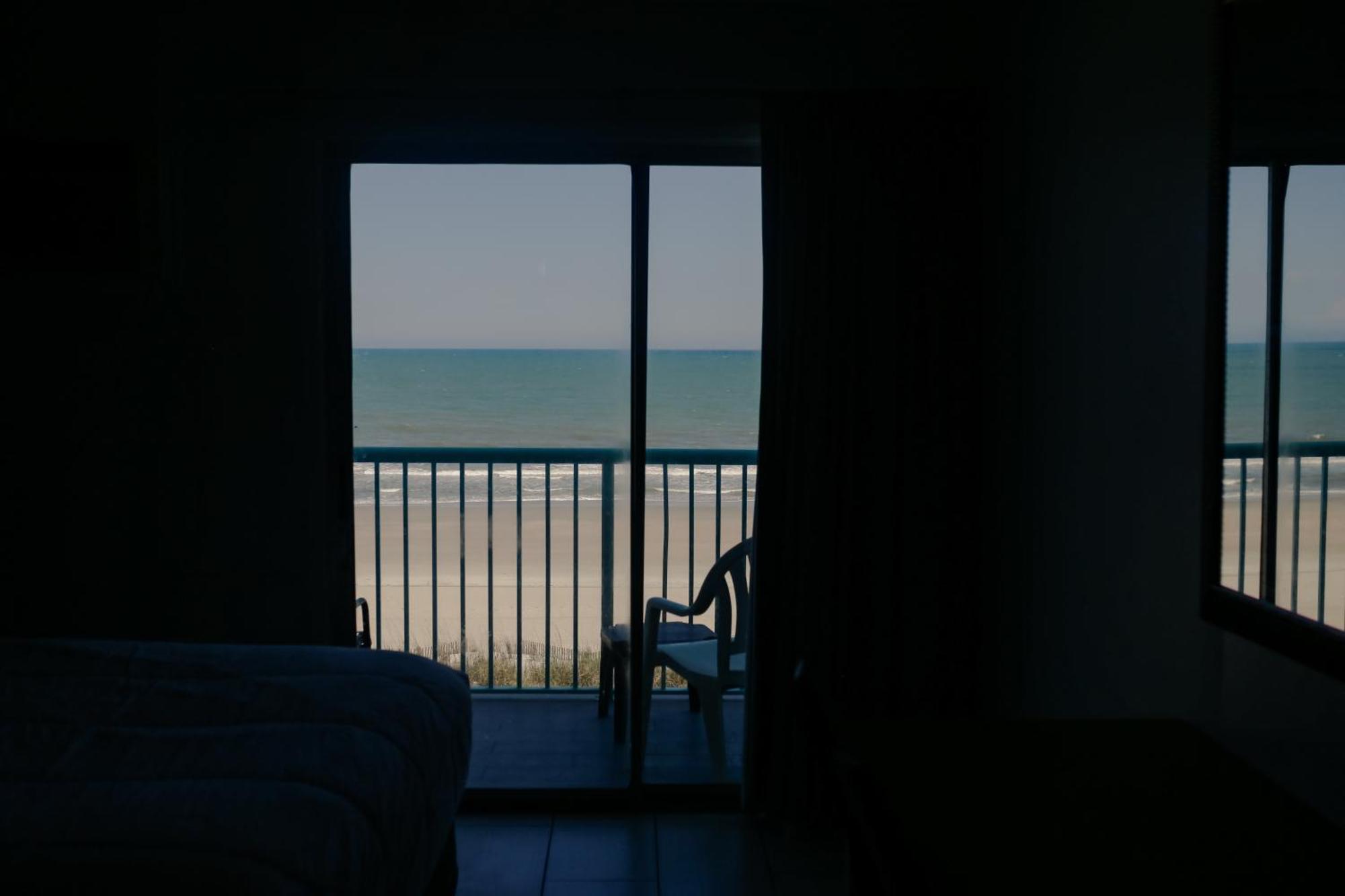Southern Breeze Ocean Front Hotel شاطئ ميرتل المظهر الخارجي الصورة