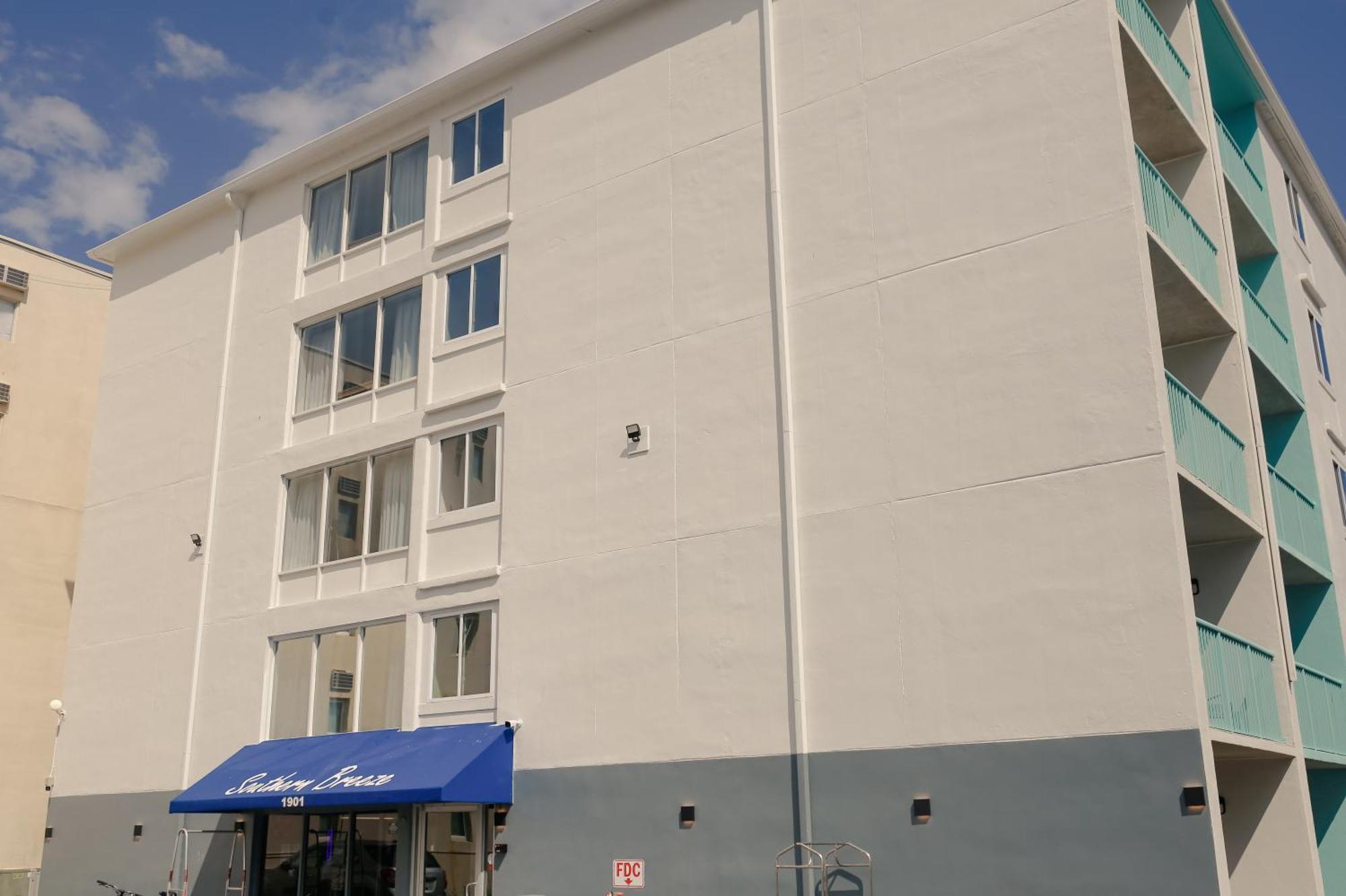 Southern Breeze Ocean Front Hotel شاطئ ميرتل المظهر الخارجي الصورة
